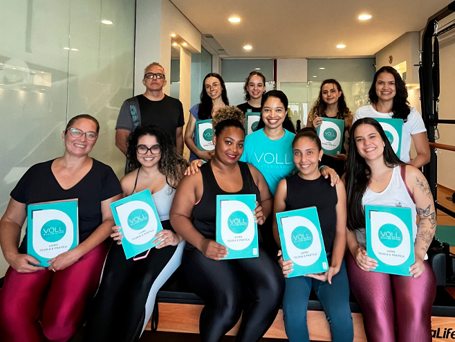 Alunos do curso presencial de Pilates em dinâmica de aprendizado